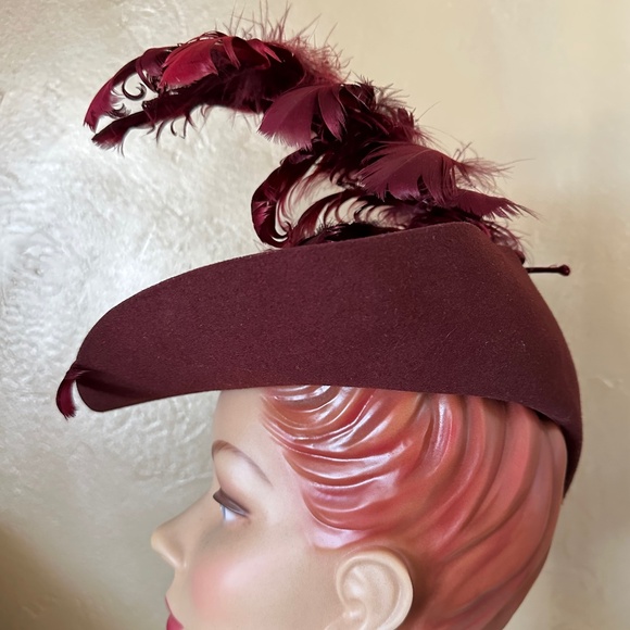 SWANKY 1940s\' BURGUNDY FELT \